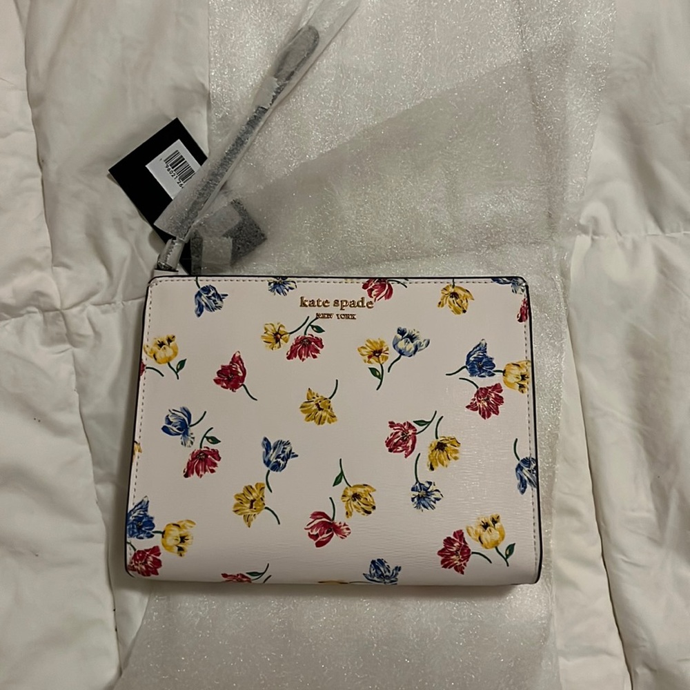 Kate Spade Morgan Tulip Toss Gusseted Wristlet
